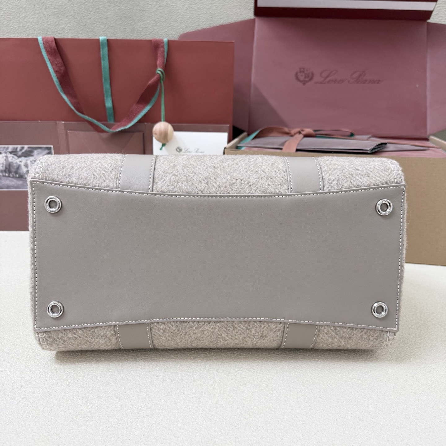 Loro Piana Loom L32 33x23x18cm