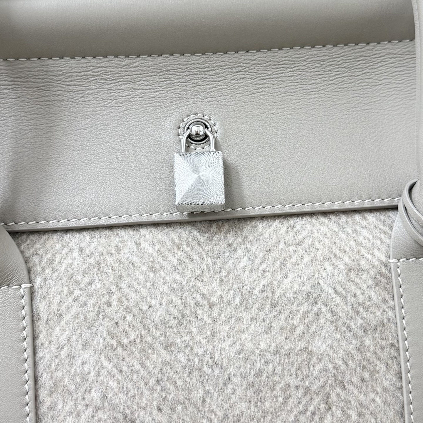 Loro Piana Loom L32 33x23x18cm
