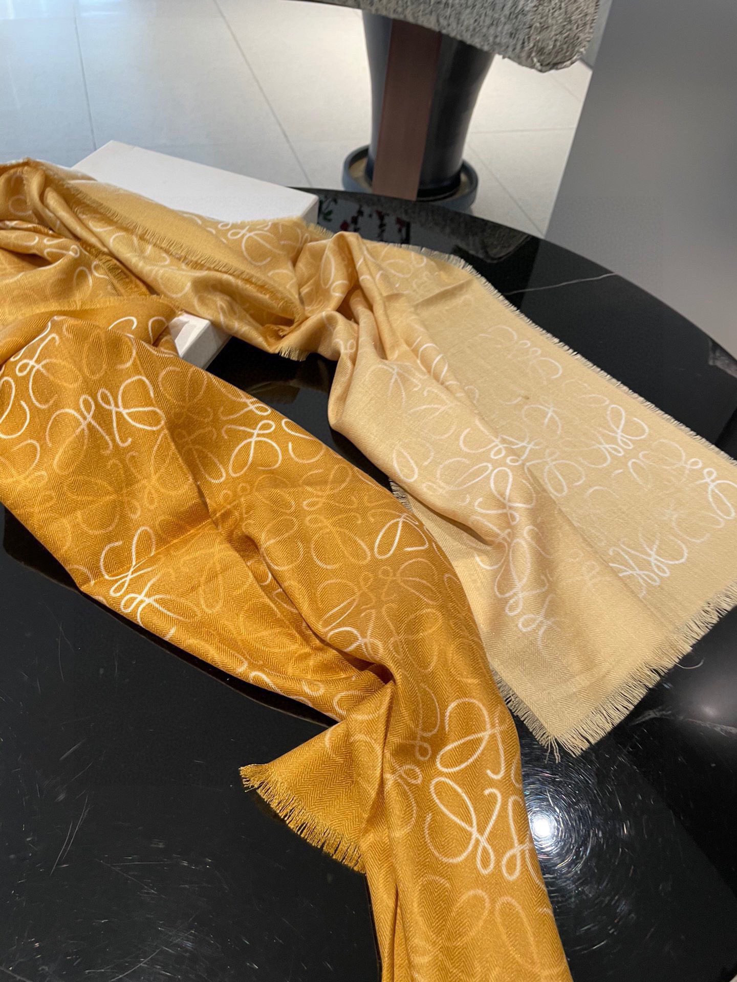 L0ew* scarf 45x200cm