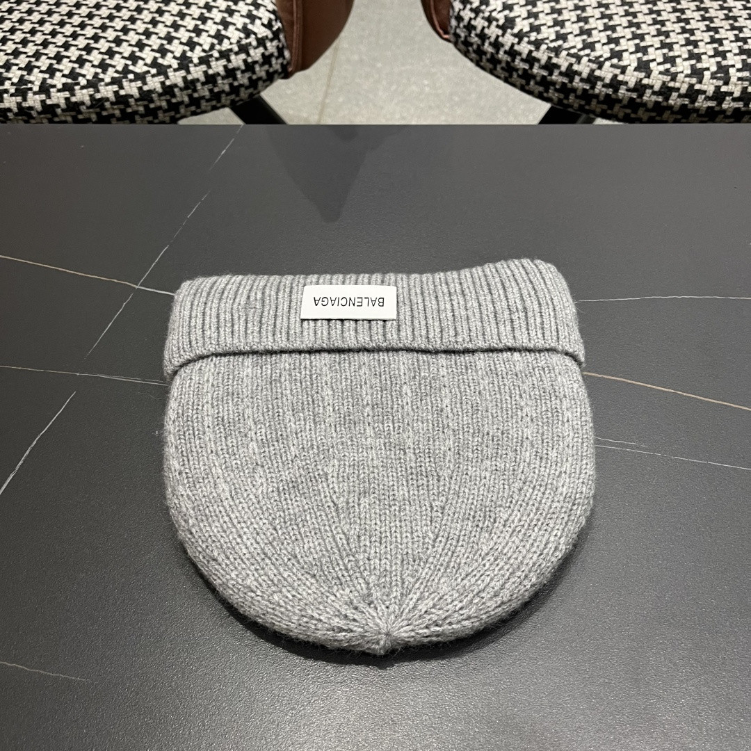 Ba1en*iaga beanie