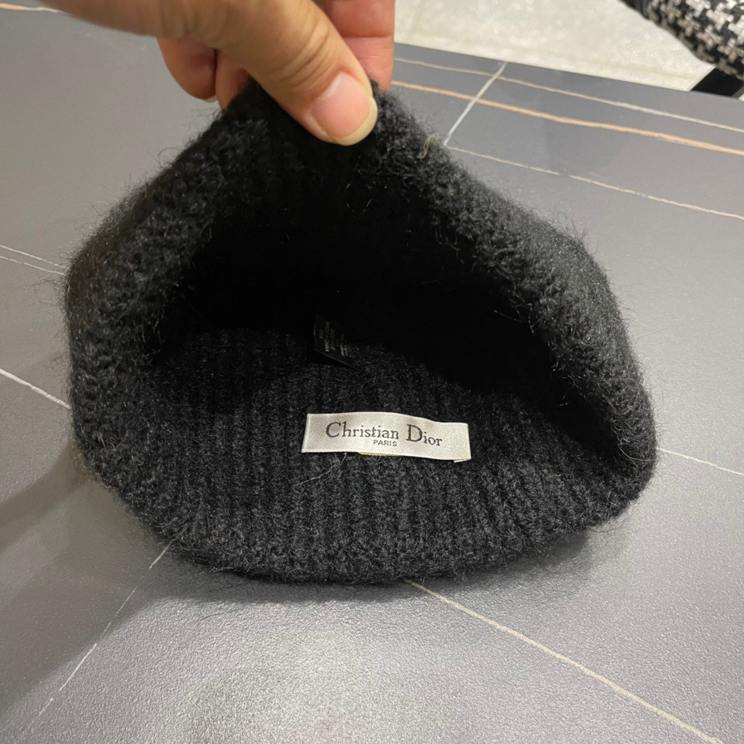 D10r beanie