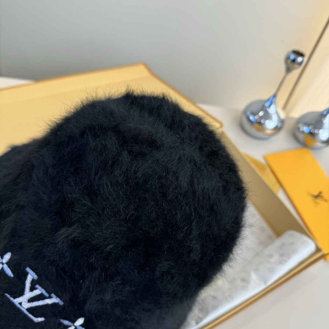 Louis Vuitton Bucket Hat 57cm Head Circumference