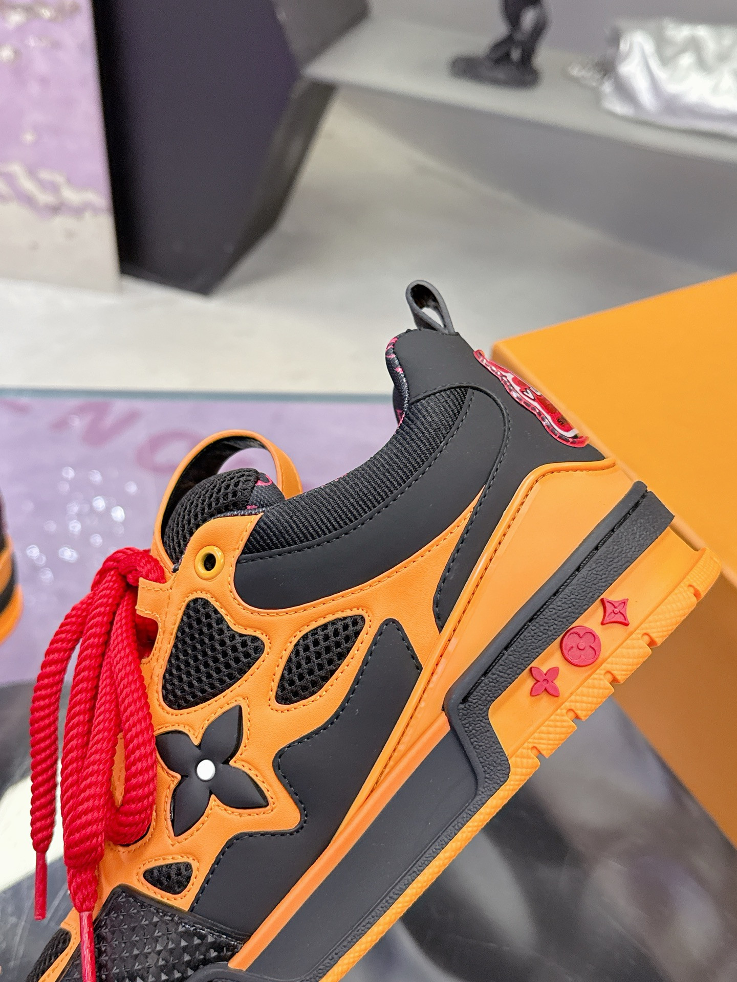 UA LV Skate Sneaker