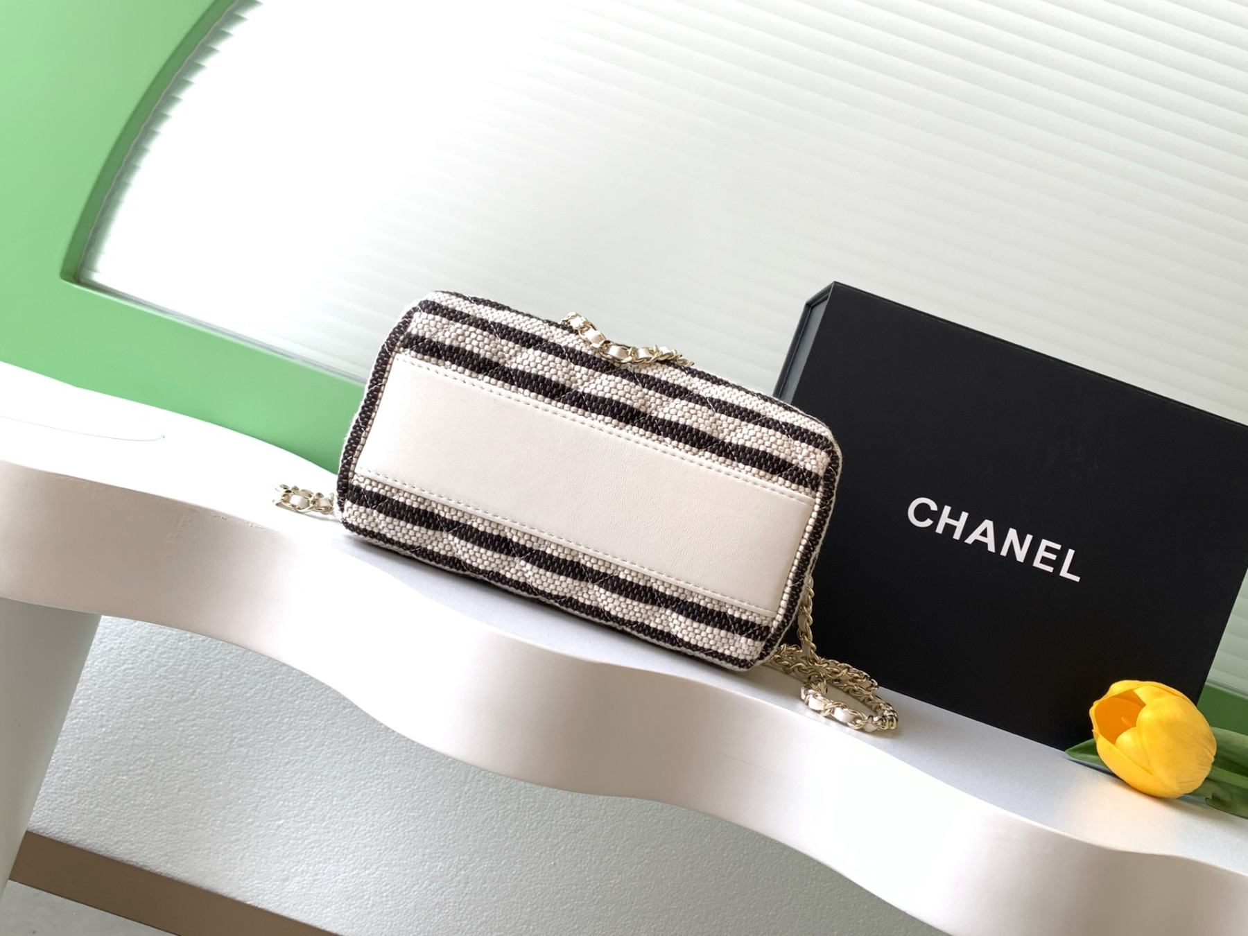 Chanel Clutch with Chain 11.5x18.5x11cm