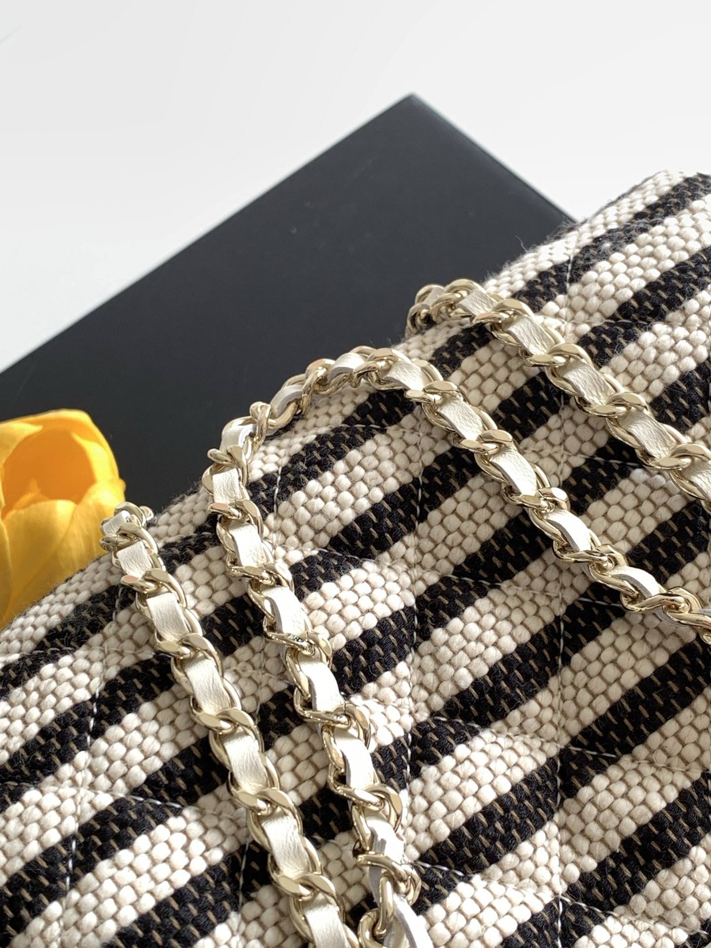 Chanel Clutch with Chain 11.5x18.5x11cm