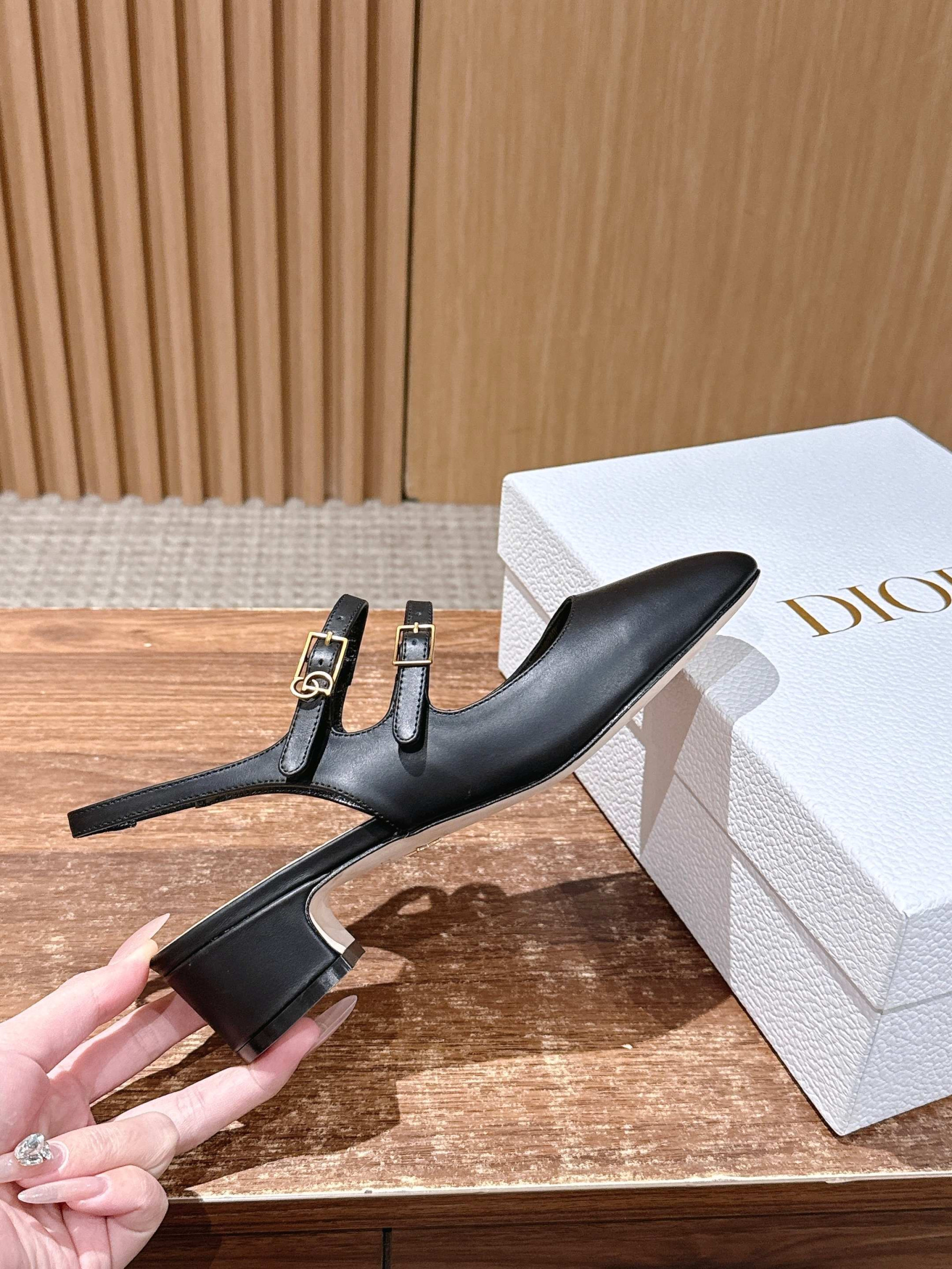 ua D10r chérie slingback pump