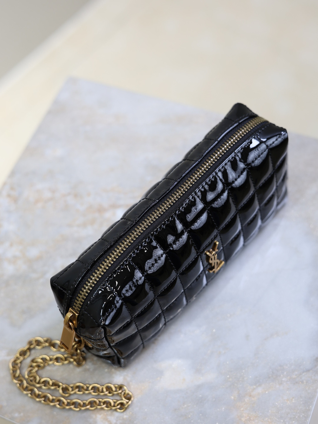 YSL CASSANDRE MATELASSÉ CARRÉ pouch on chain in shiny 18.5x8.5x4cm