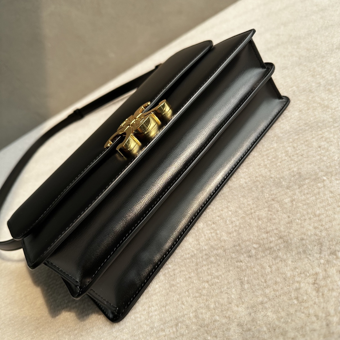 Celine MEDIUM TRIOMPHE FOLIO 25.5x14x7.5cm