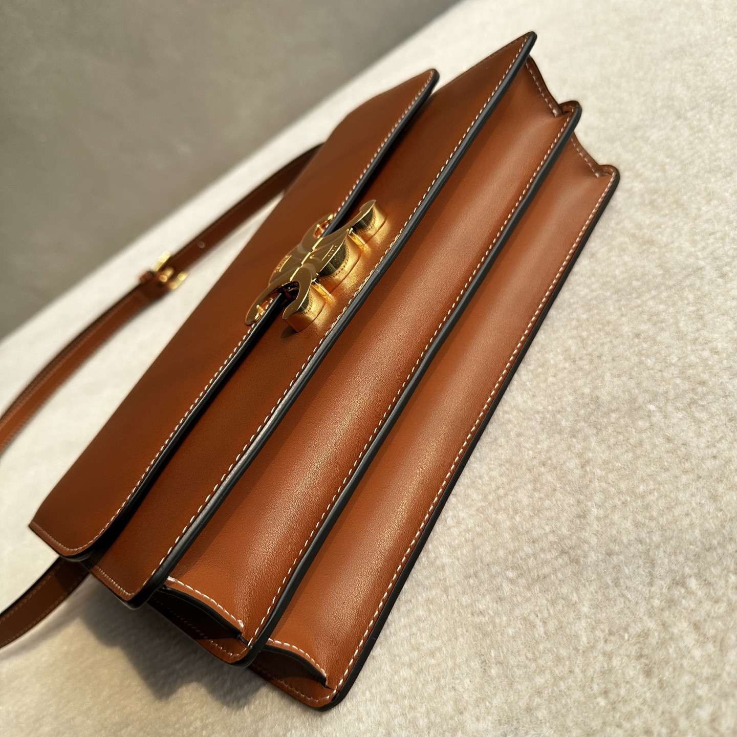 Celine MEDIUM TRIOMPHE FOLIO 25.5x14x7.5cm