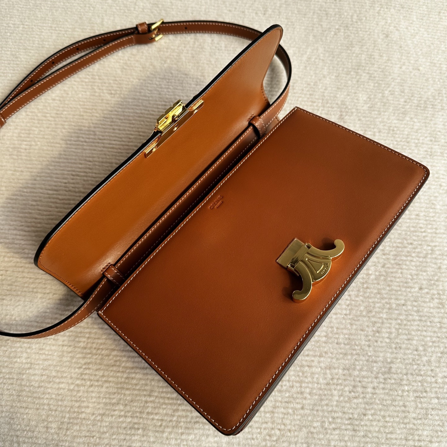 Celine MEDIUM TRIOMPHE FOLIO 25.5x14x7.5cm