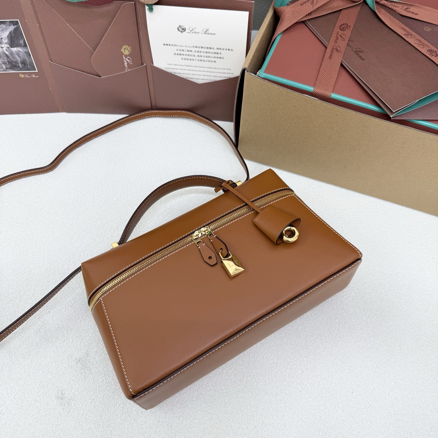 Loro Piana Extra Pocket L27 16x27x10cm