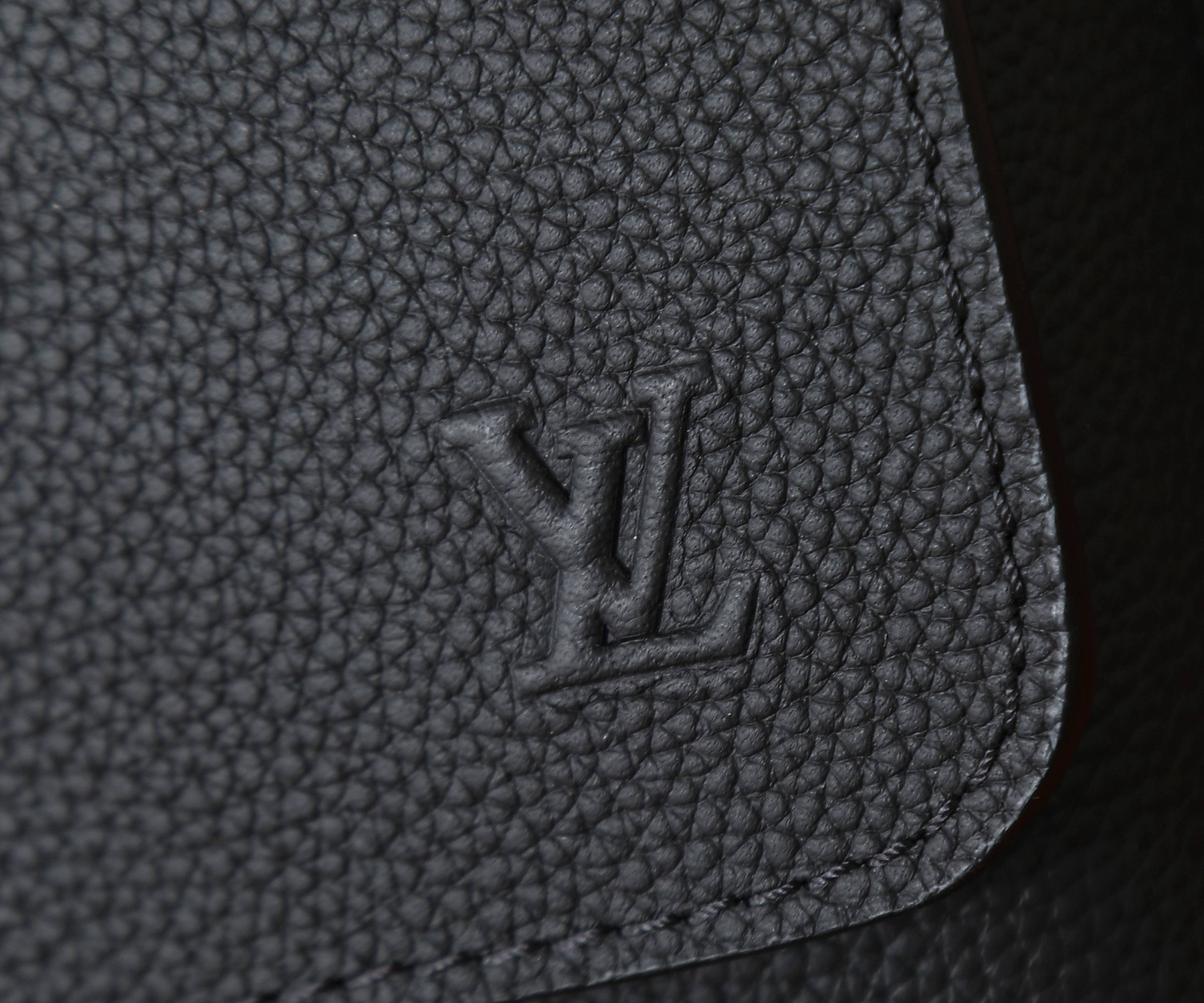 LV Boarding Messenger M15265 24x18x9cm