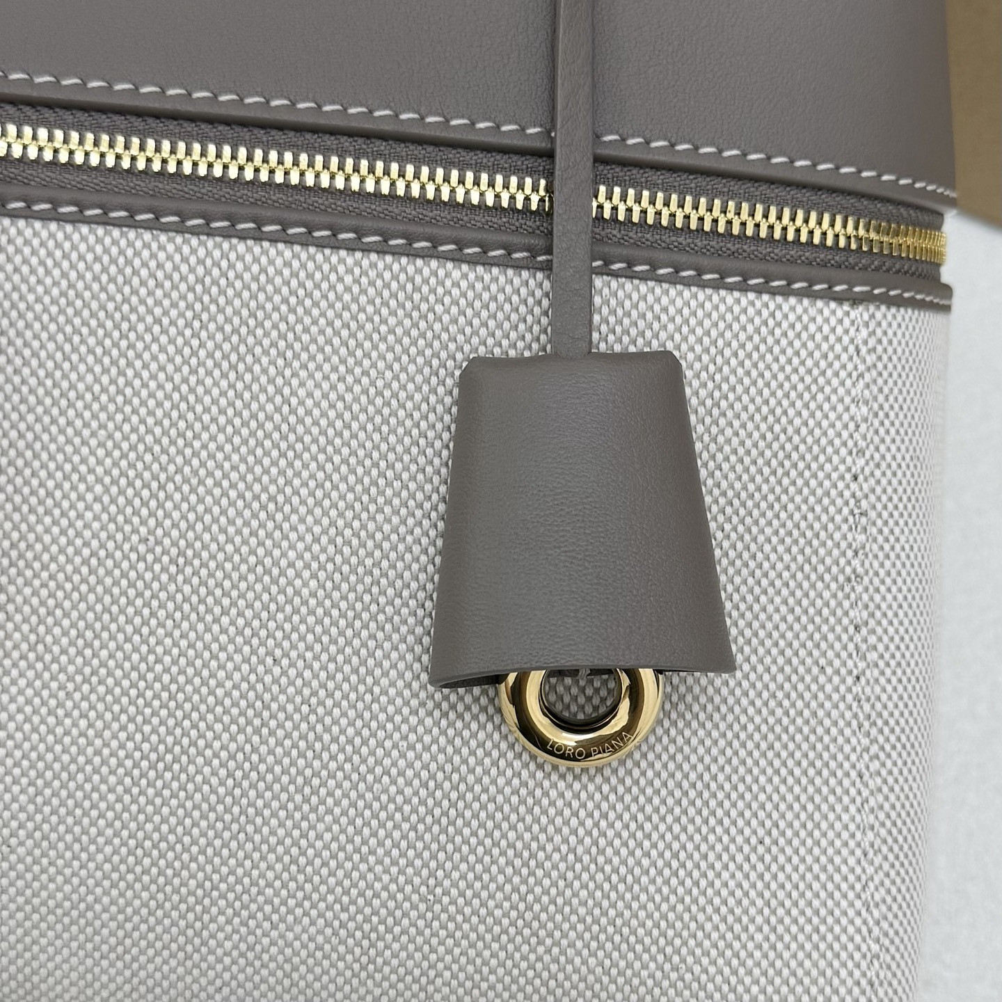 Loro Piana Extra Pocket L27 16x27x10cm