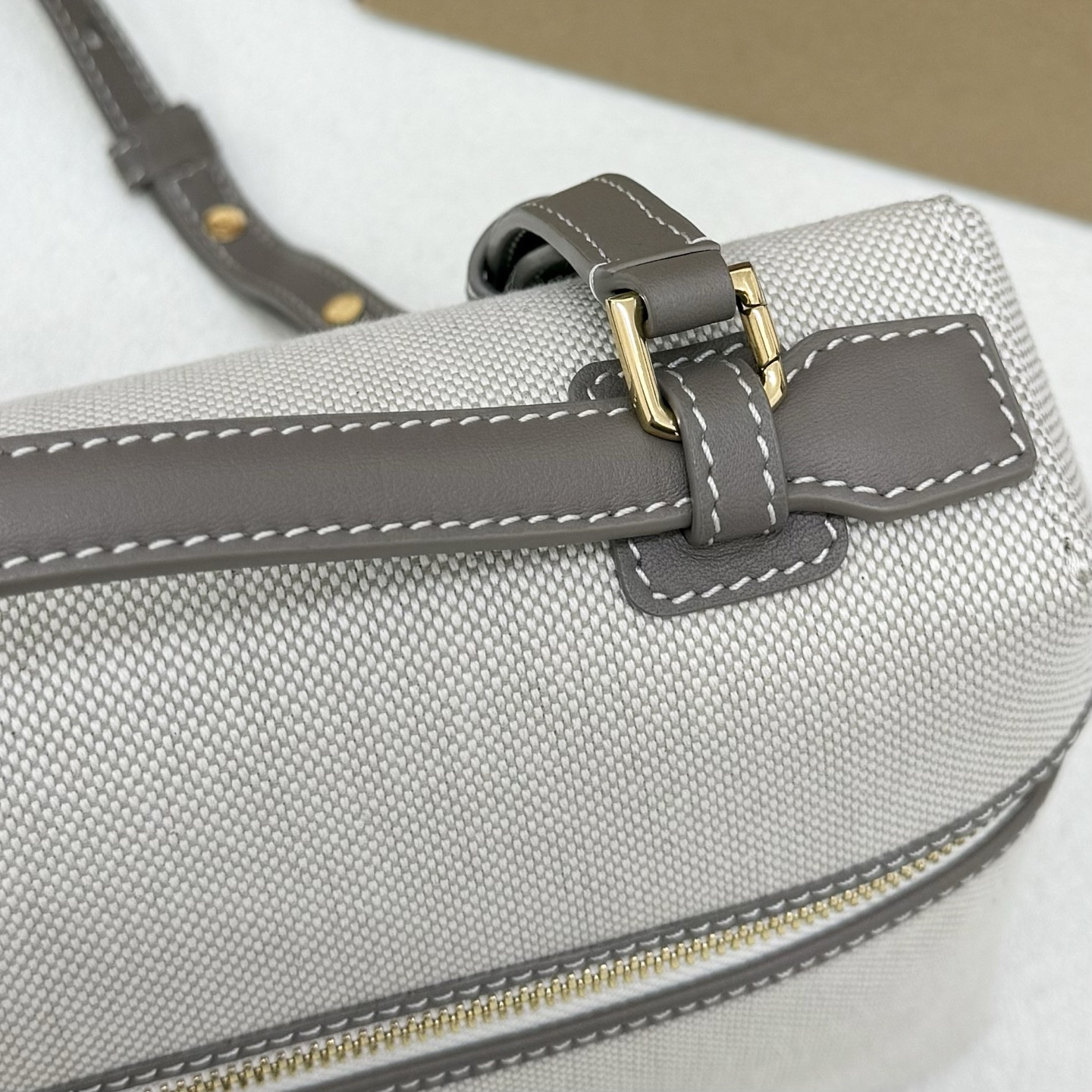 Loro Piana Extra Pocket L27 16x27x10cm