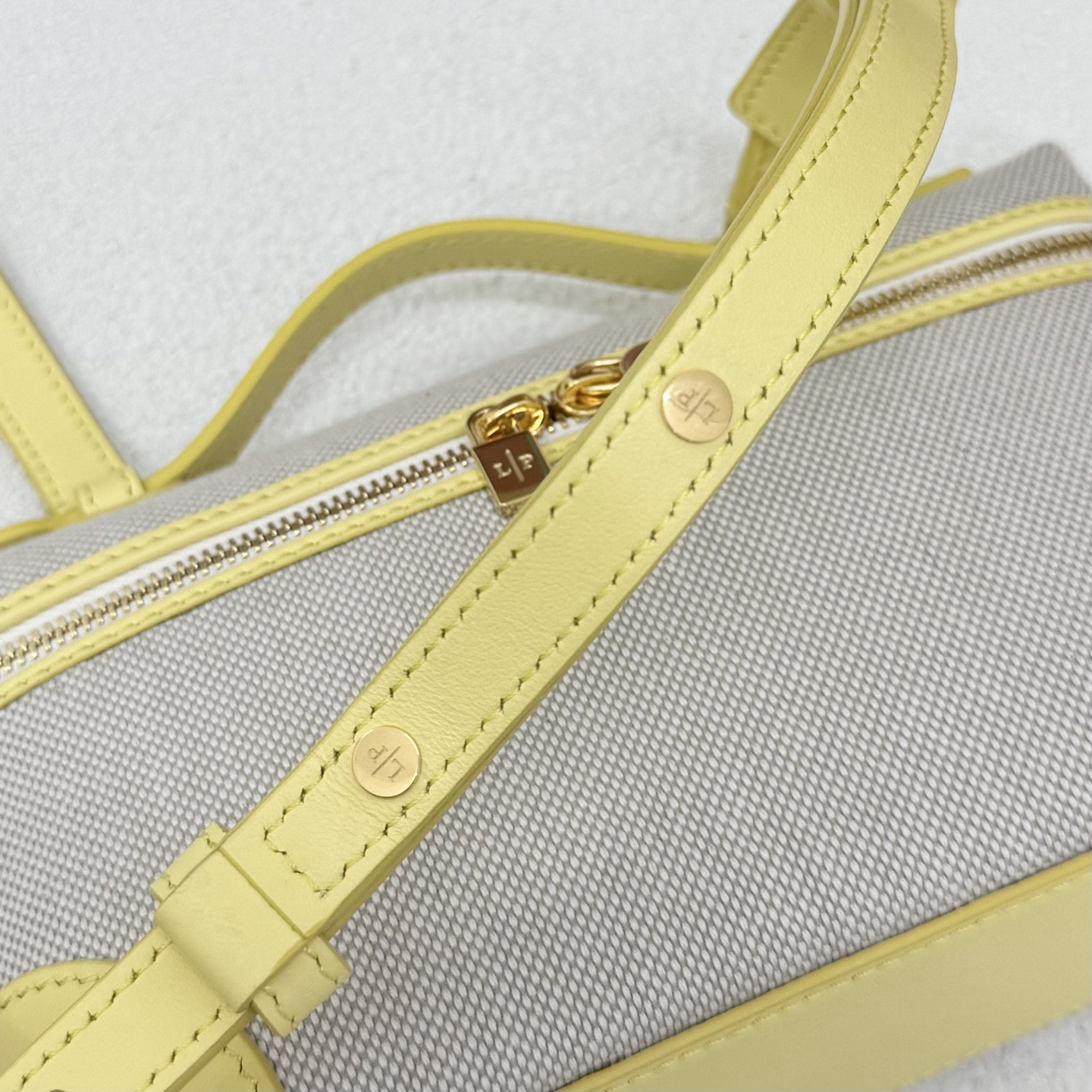 Loro Piana Extra Pocket L19 11 x 19 x 6.5 cm