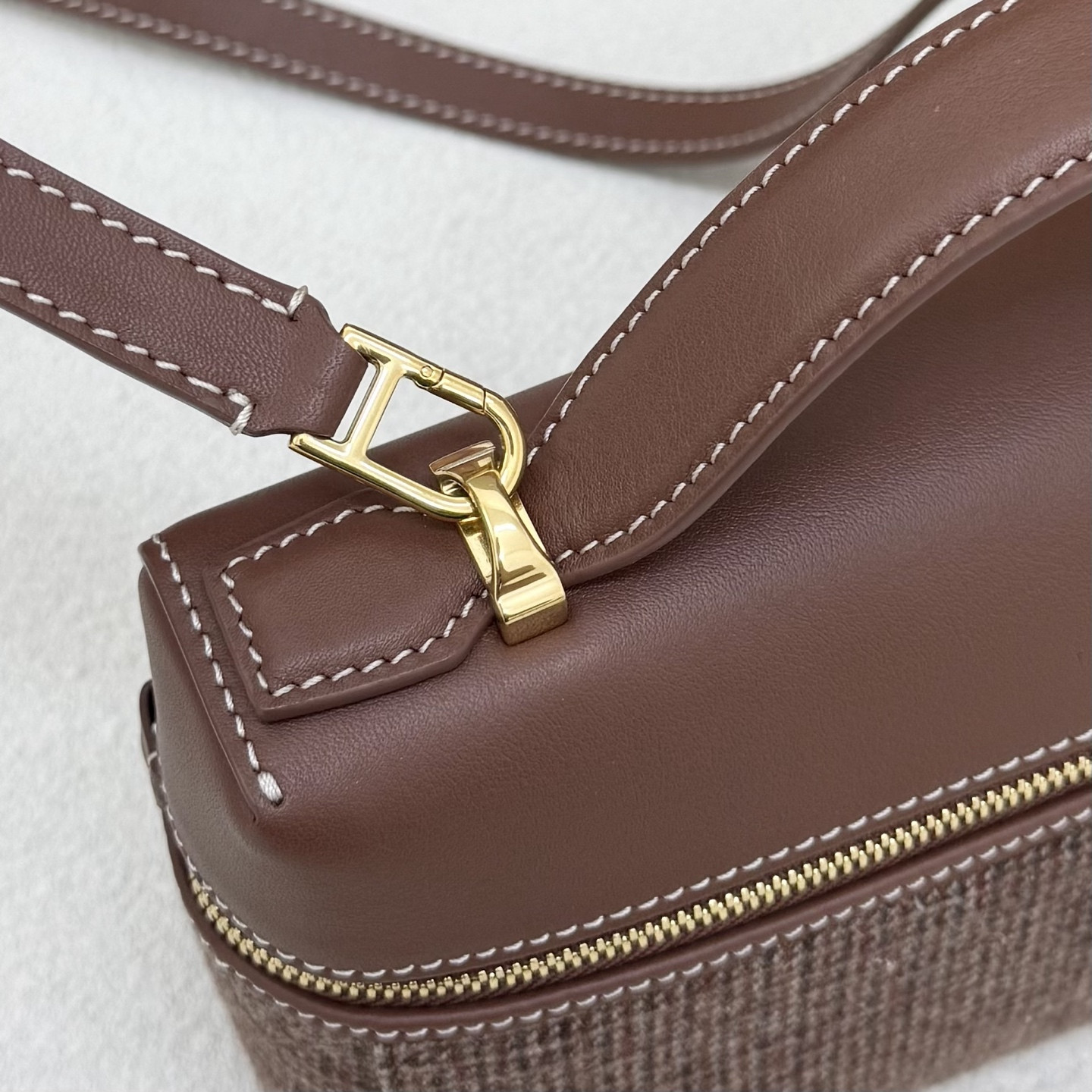 Loro Piana Extra Bag L23 23x12x7cm