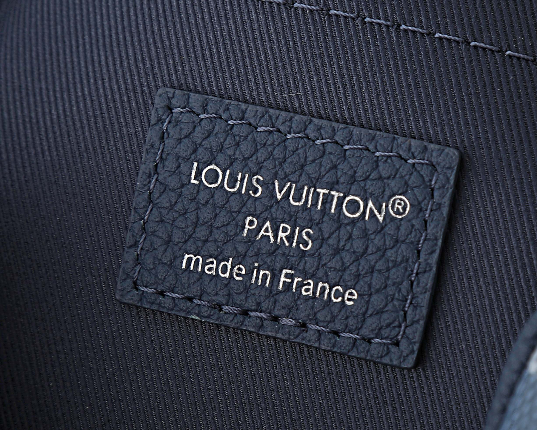 LV NIL Handbag M28606 25x17.5x11cm