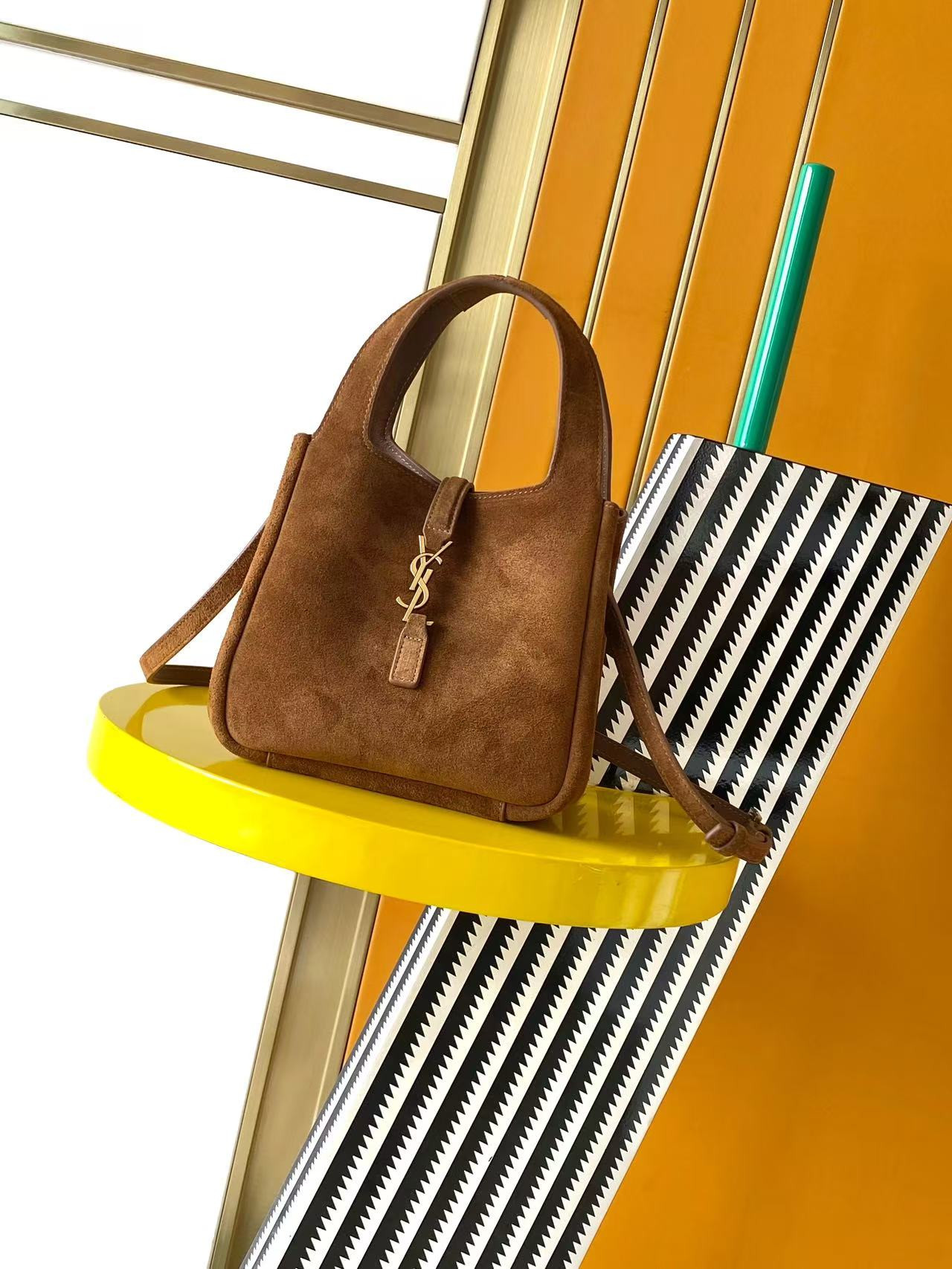 YSL LE 5 À 7 BABY BEA in suede 18x15x13cm