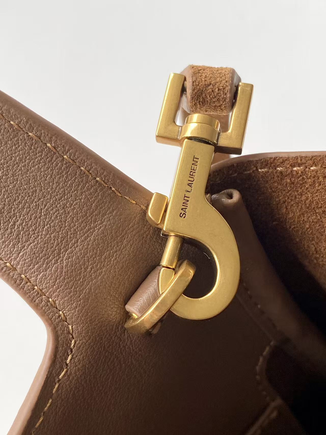 YSL LE 5 À 7 BABY BEA in suede 18x15x13cm