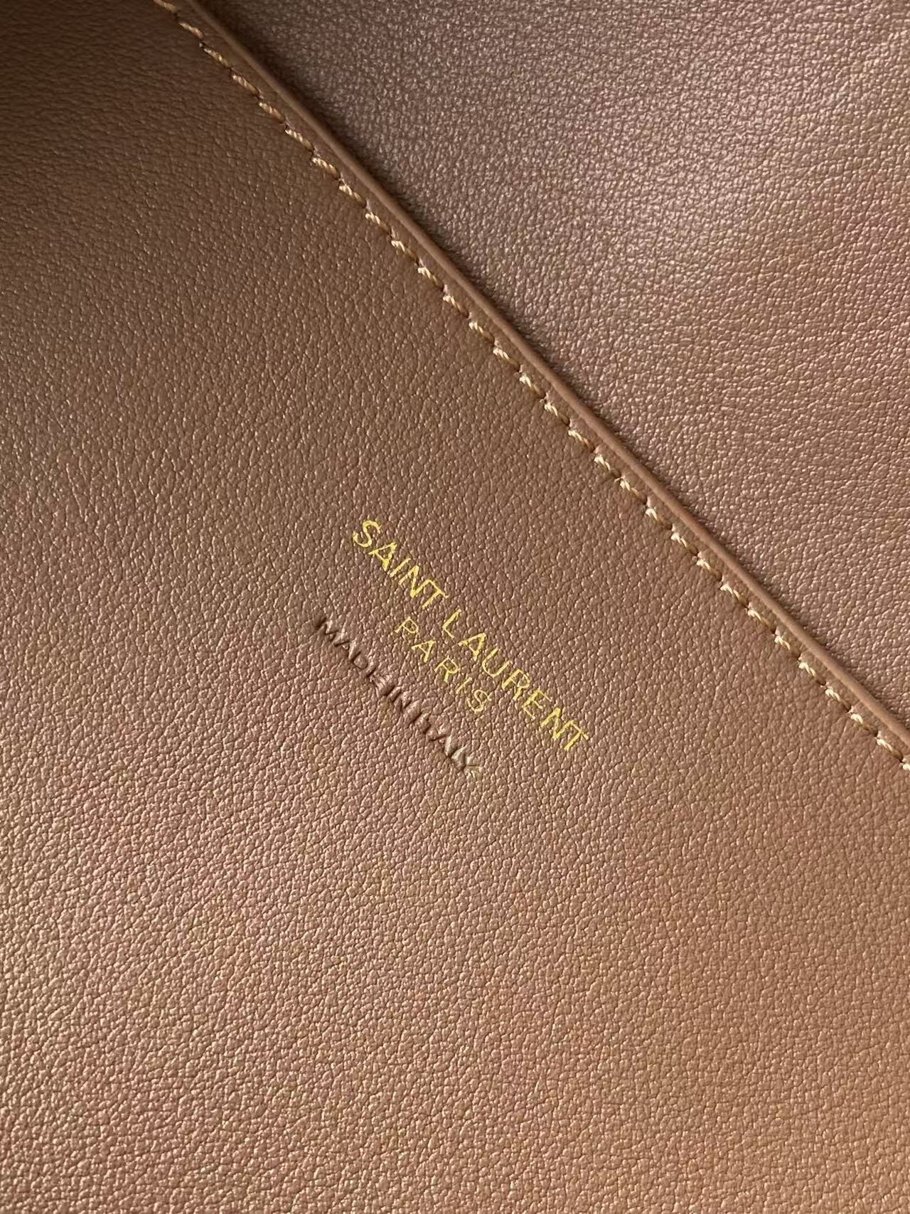 YSL LE 5 À 7 BABY BEA in suede 18x15x13cm