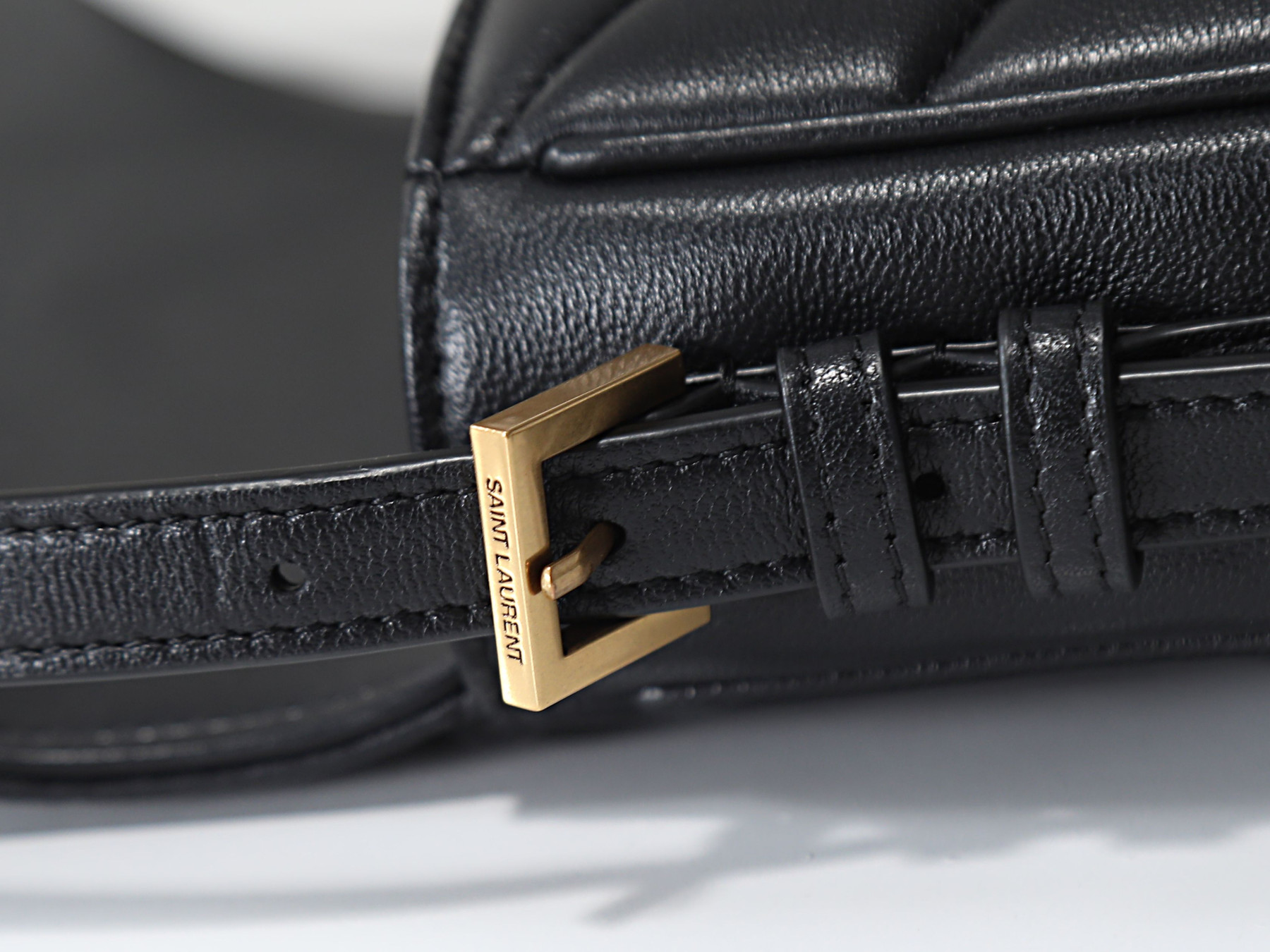 YSL LOULOU toy crossbody in MATELASSÉ lambskin 21x14x5cm
