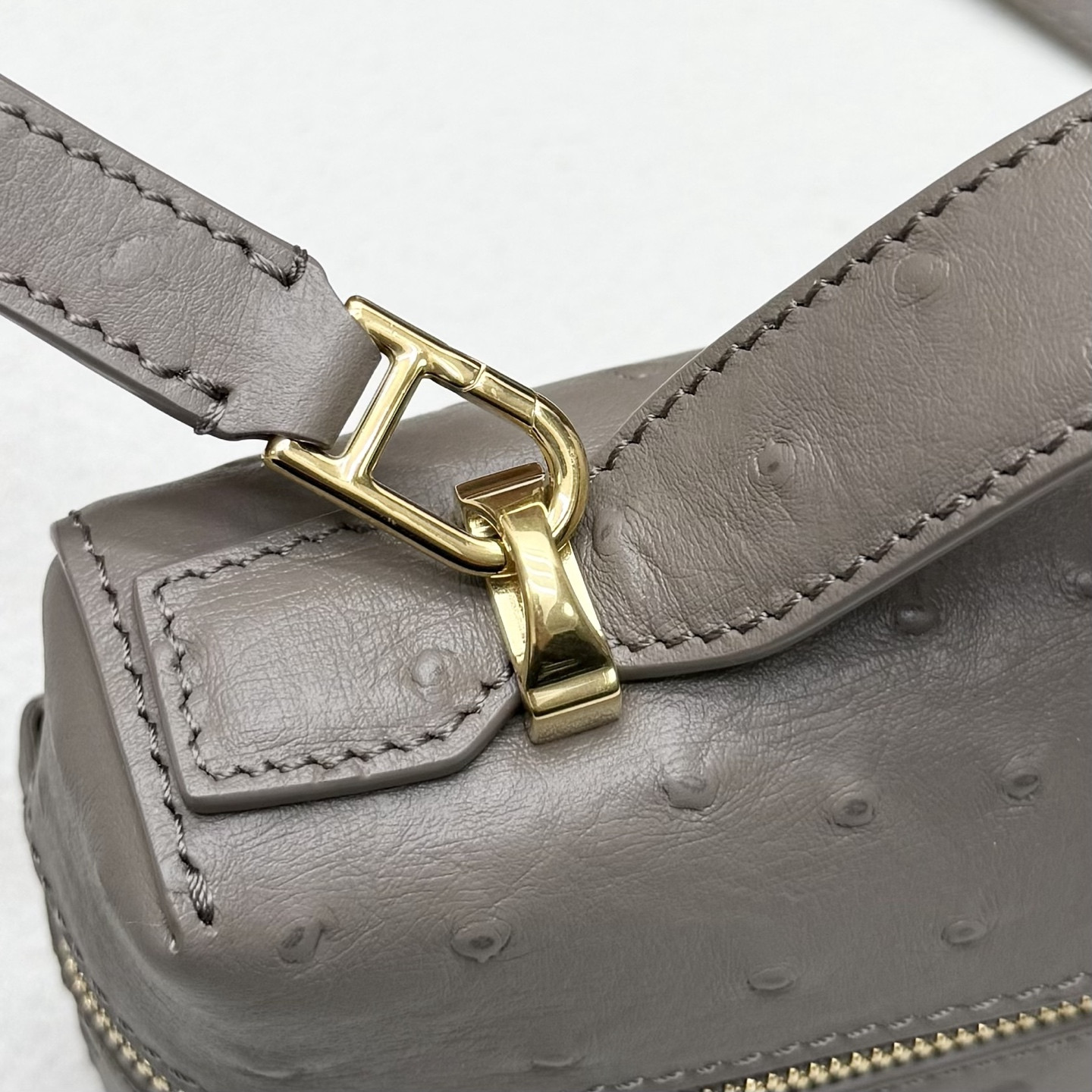 Loro Piana Extra Bag L23 23x12x7cm