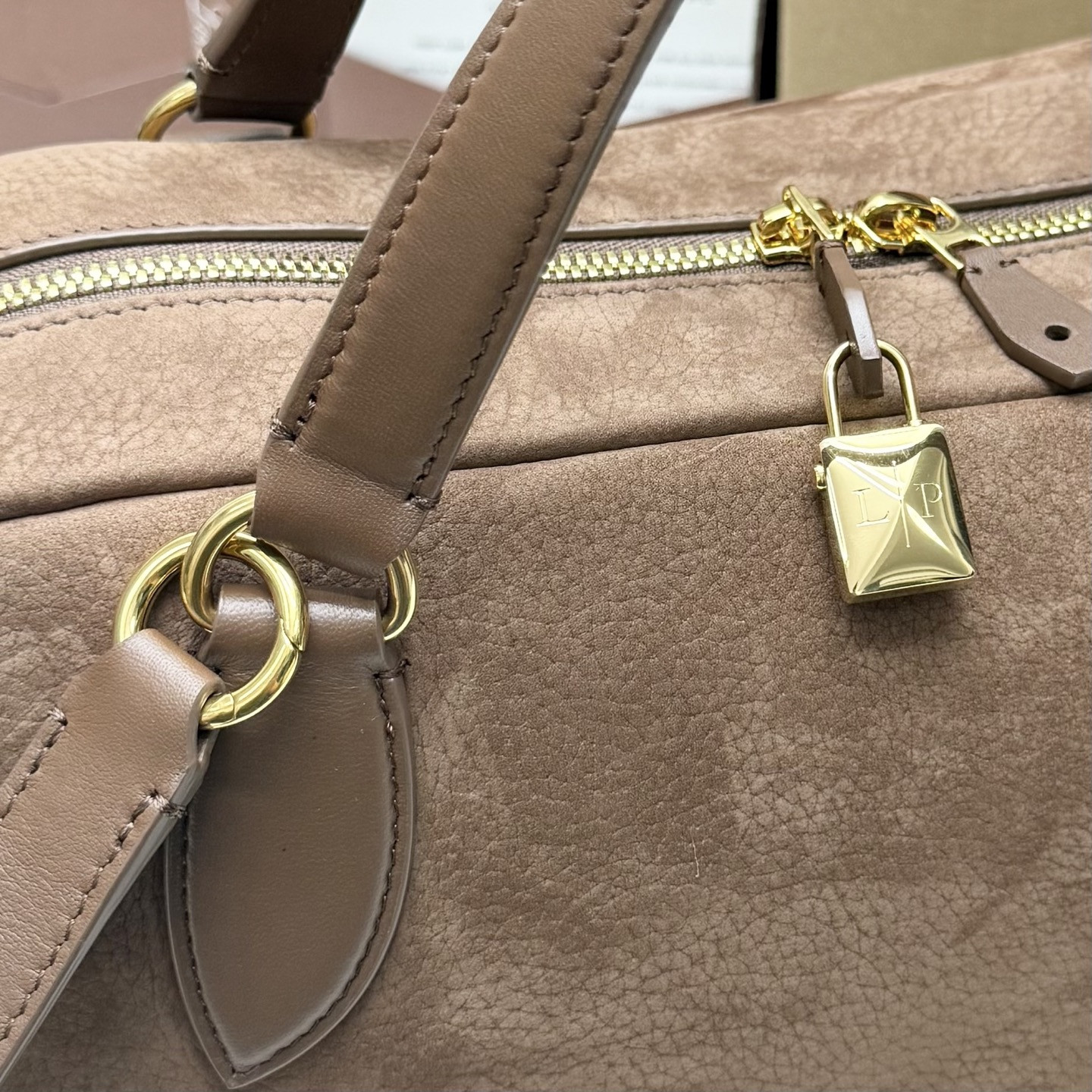 Loro Piana Needle 38x22x16cm