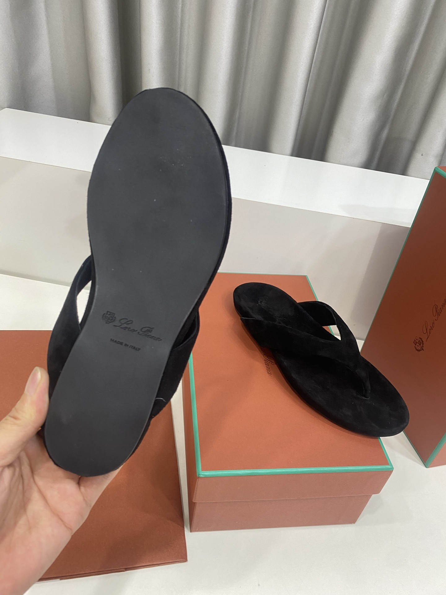 ua L0r0 P1ana ida sandal
