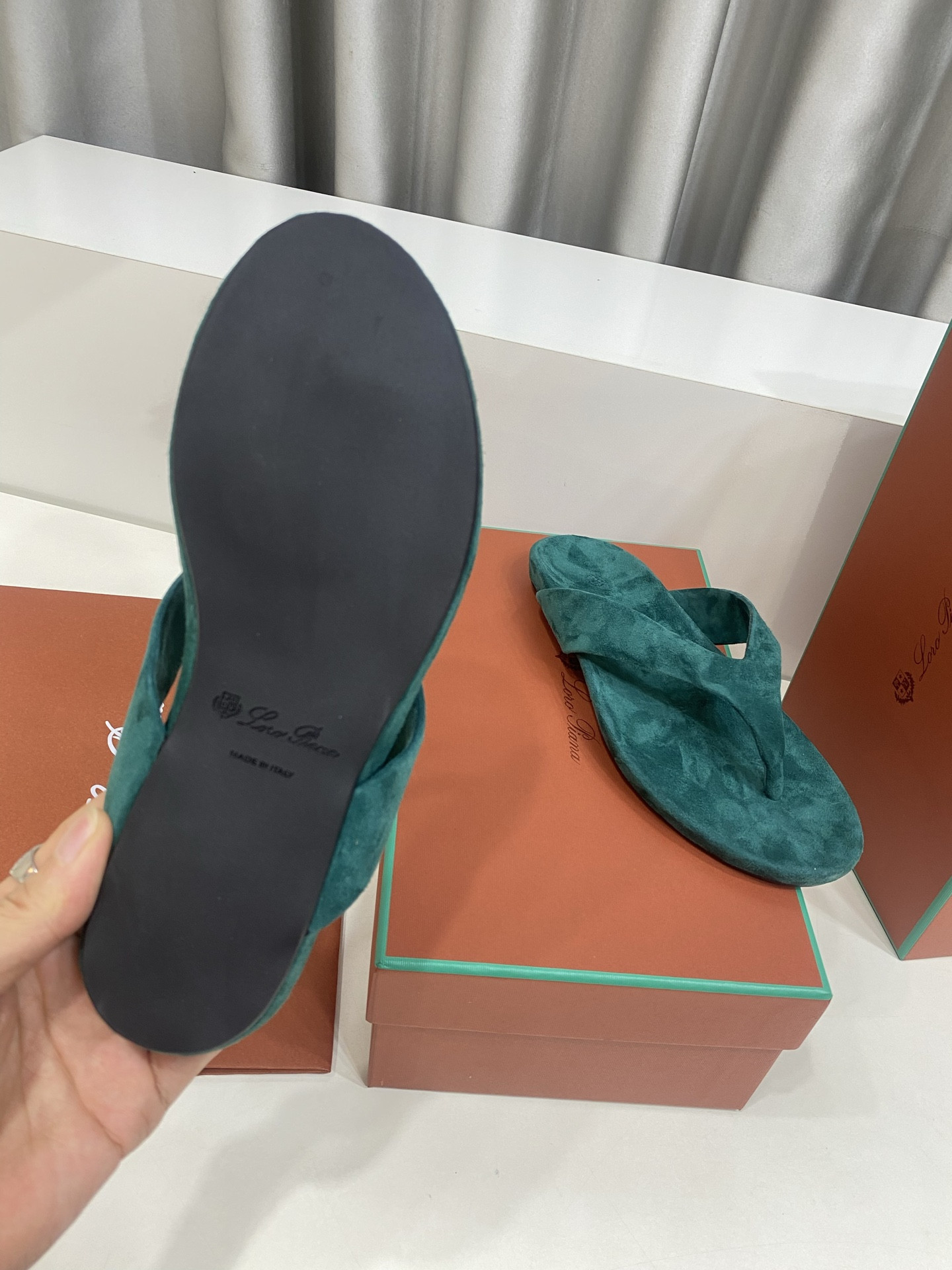 ua L0r0 P1ana ida sandal
