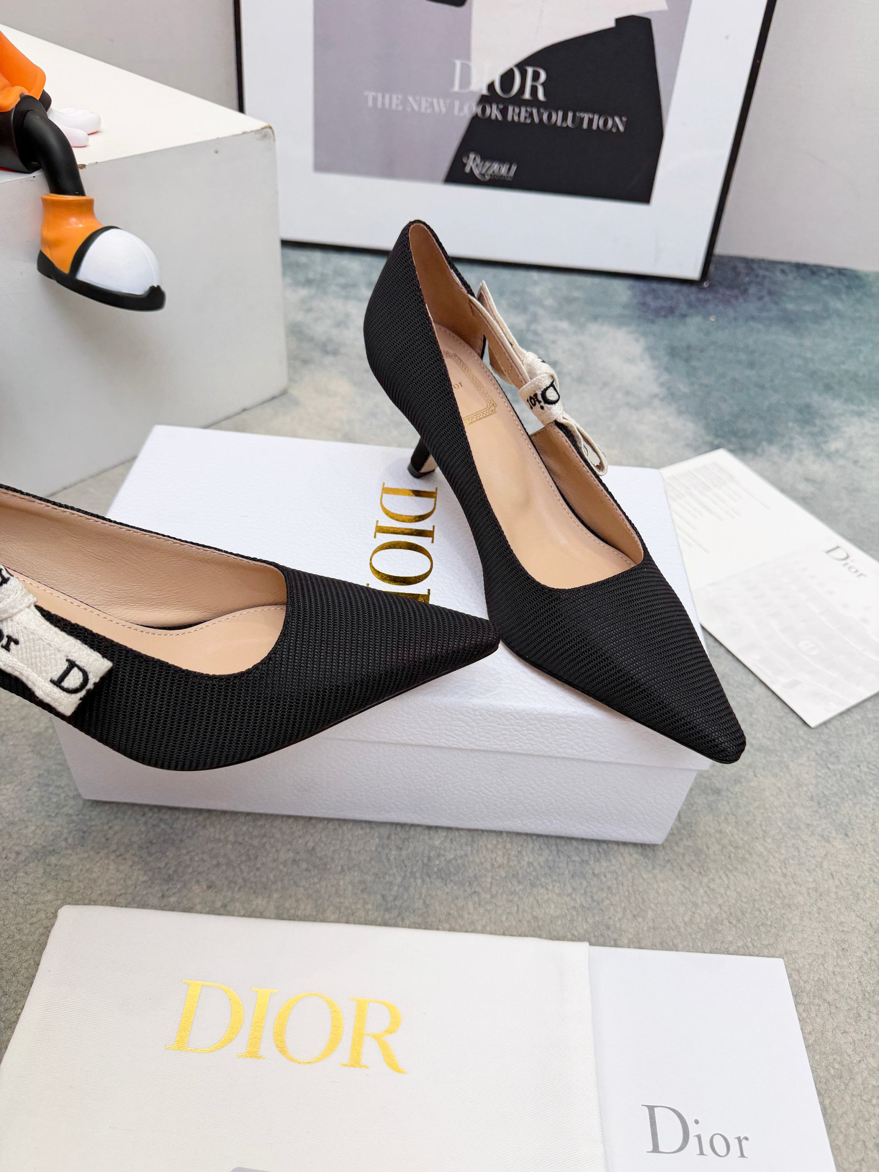 UA Dior J