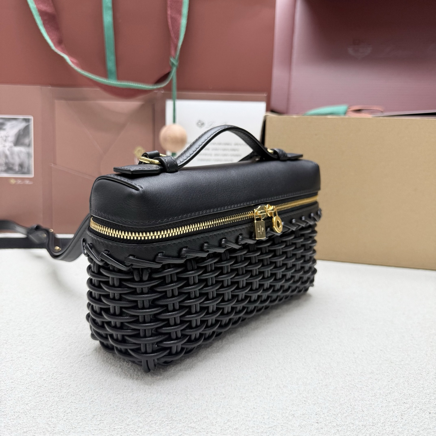 Loro Piana Extra Pocket L19 19 x 11.5 x 7cm